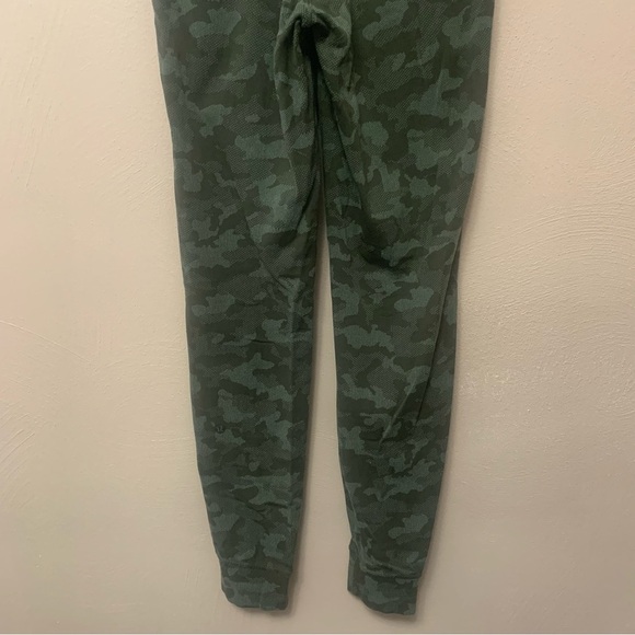 Lululemon Ready to Rulu Jogger 29" Heritage Camo Dark Olive Green Twill Size 2 - Picture 9 of 12